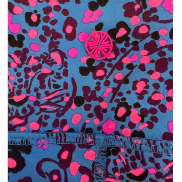 Lilly Pulitzer Luxletic Weekender Leggings Blue Flare Growl and Prowl Print XS - Picture 9 of 12